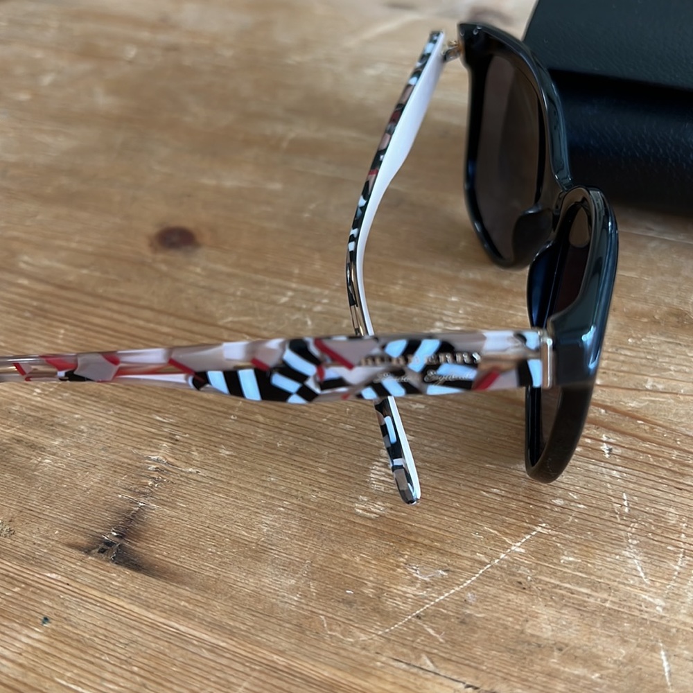 Burberry Black Cat-Eye Sunglasses with Case - Picture 2 of 13